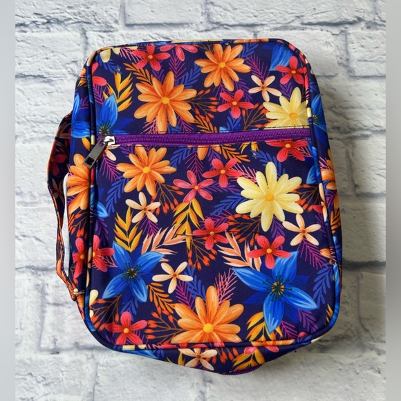 NWOT Floral Print Ladies Bible of Book Cover. Waterproof. - Picture 1 of 7